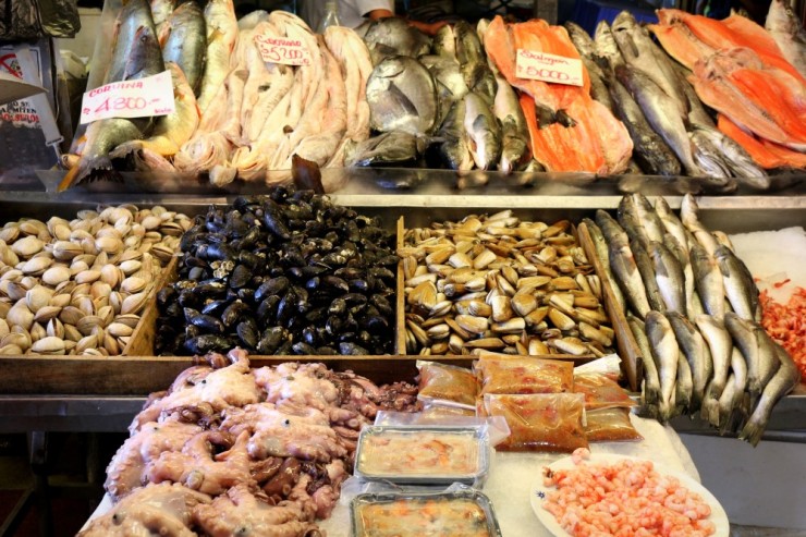 2318 Santiago Chile fish market