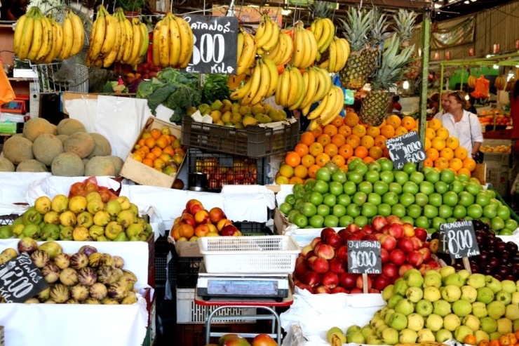 2322 Santiago Chile fruit market